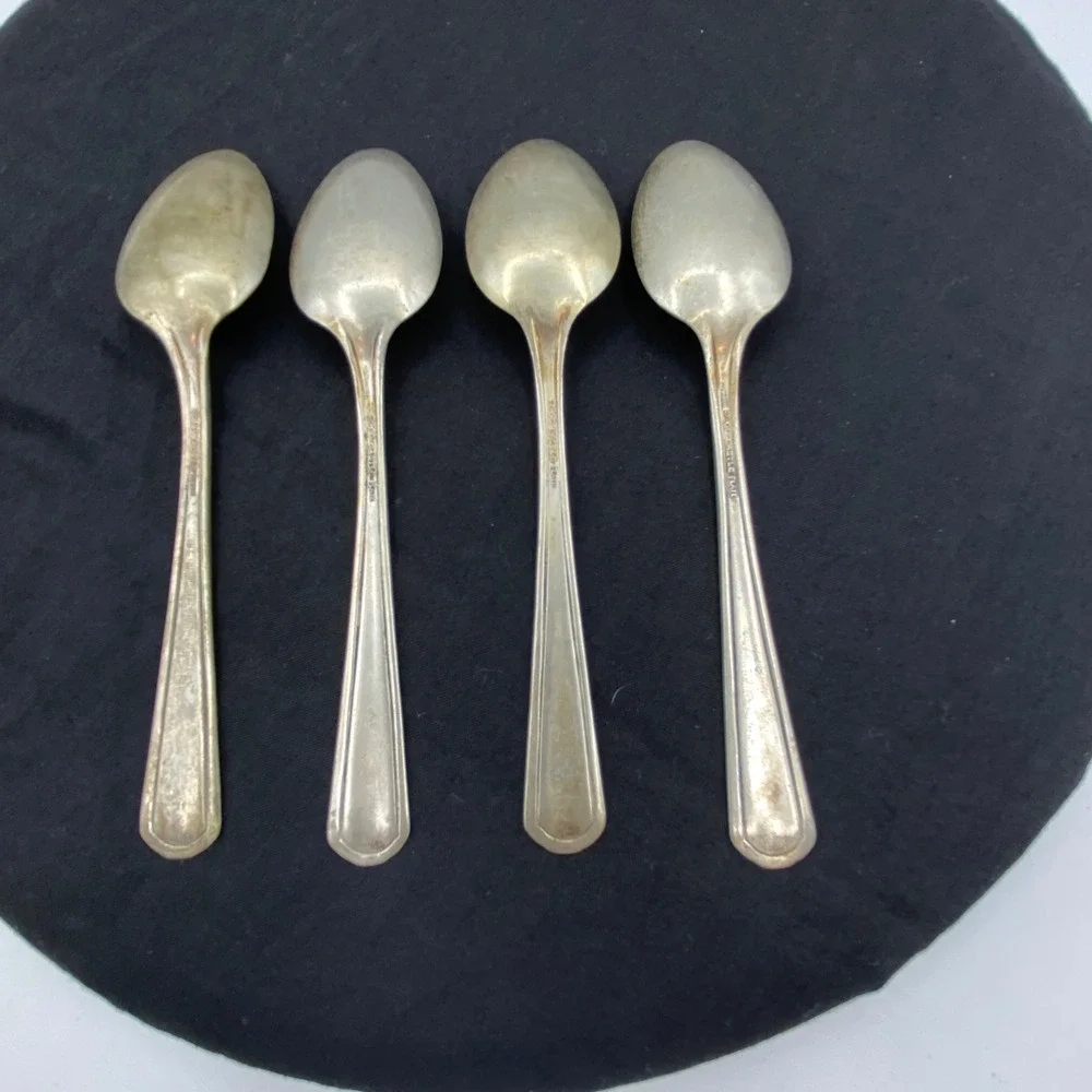 Vintage R.C. Co. Teaspoons Silver Castle Plate Set of 4 (6